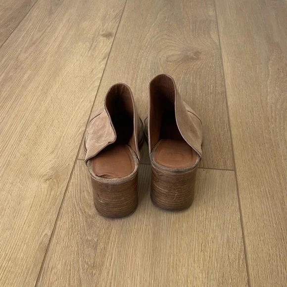 Tan mules - Picture 3 of 3